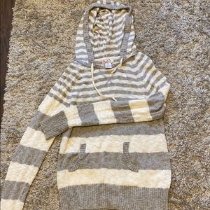 Lightweight hooded sweater